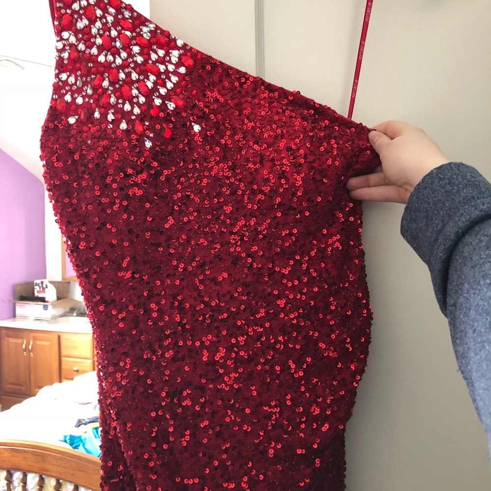 Gown In Excellent Condition And Only Worn Once - image 1